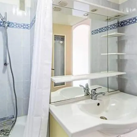Appartement Espace Anahit 2 Piece Meuble Avec Balcon, Proche Tram Magnan Et Plages Bail Mobilite *