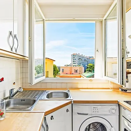 Espace Anahit 2 Piece Meuble Avec Balcon, Proche Tram Magnan Et Plages Bail Mobilite Appartement Nice