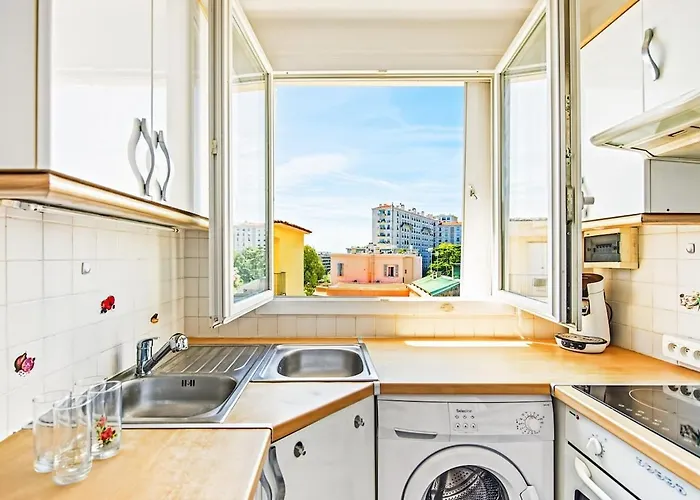 Espace Anahit 2 Piece Meuble Avec Balcon, Proche Tram Magnan Et Plages Bail Mobilite Apartamento Nice